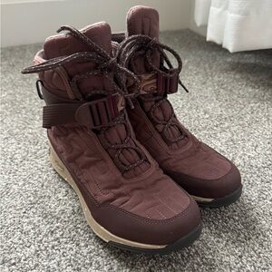 Chaco Borealis Women’s Boots Size 10 EXCELLENT CONDITION